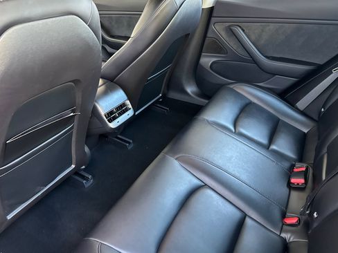 Used 2018 Tesla Model 3 Long Range image 28