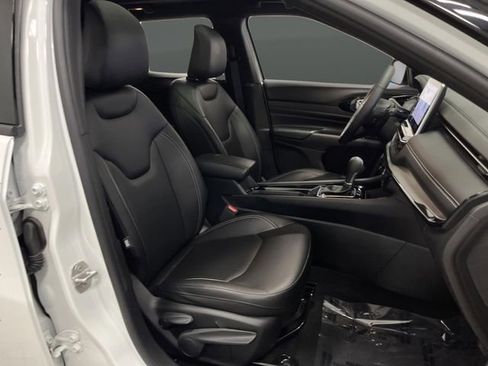 Used 2024 Jeep Compass Limited w/ High Altitude Package image 31