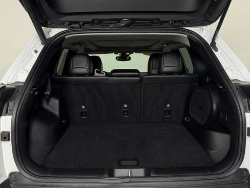 Used 2022 Jeep Cherokee Limited AWD/4WD image 9