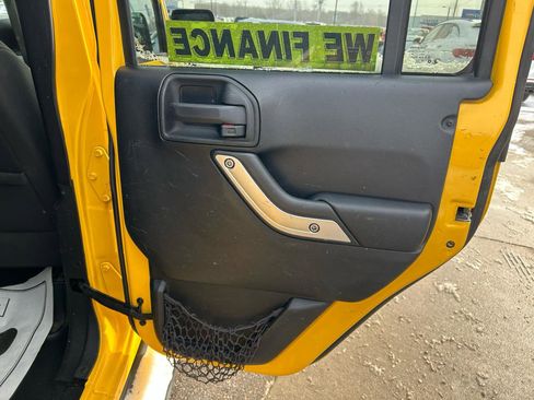 Used 2015 Jeep Wrangler Unlimited Sahara image 15