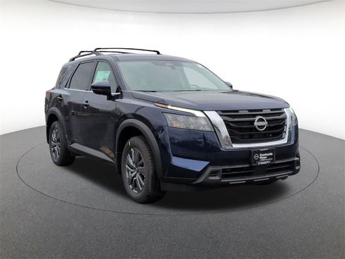 New 2025 Nissan Pathfinder SV image 3