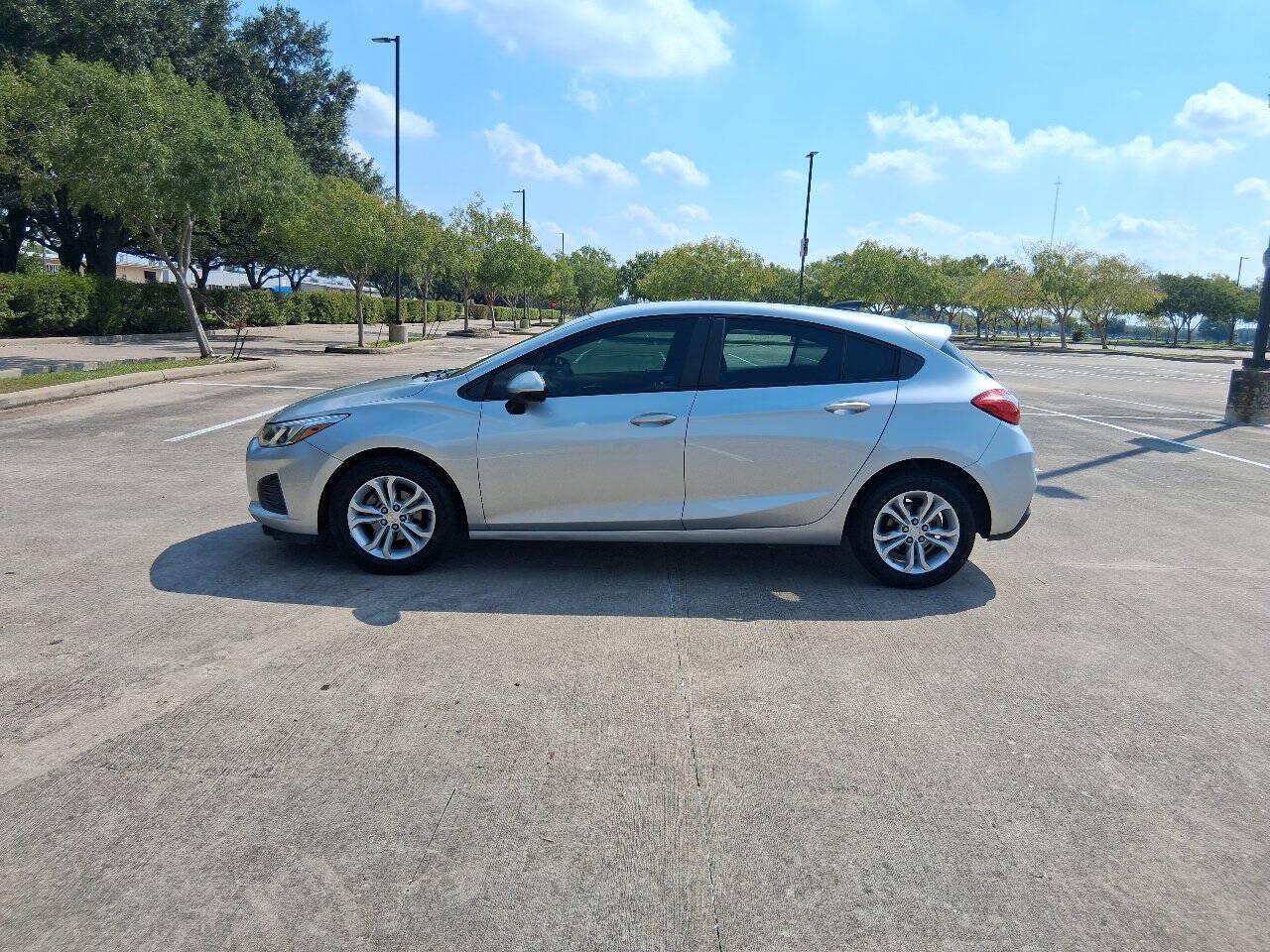 Used 2019 Chevrolet Cruze LS w/ LS Convenience Package FWD image 3