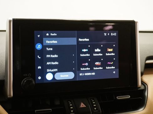 Used 2025 Toyota RAV4 XLE Premium image 24