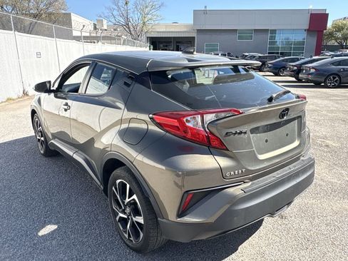 Used 2021 Toyota C-HR XLE image 12
