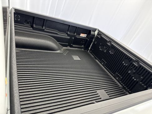 New 2026 Nissan Frontier SV image 17