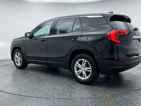 Used 2024 GMC Terrain SLE image 6