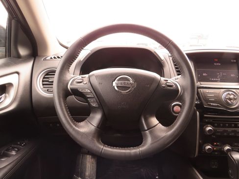 Used 2018 Nissan Pathfinder SV w/ SV All Weather Package image 13