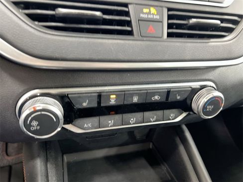 Used 2021 Nissan Altima 2.5 SR w/ SR Premium Package image 15