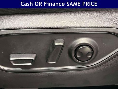 Used 2026 Jeep Cherokee Laredo AWD/4WD image 19