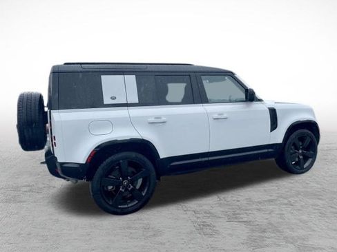 Used 2024 Land Rover Defender 110 X-Dynamic SE image 7