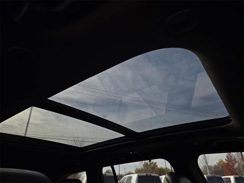 New 2025 Jeep Grand Cherokee Overland w/ Luxury Tech Group IV image 9