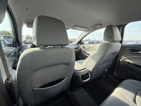 Used 2017 Chevrolet Malibu LT FWD image 26