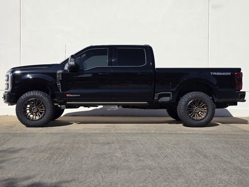 Used 2025 Ford F250 Platinum w/ Tremor Off-Road Package AWD/4WD image 2