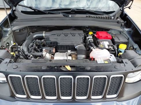 Used 2023 Jeep Renegade Latitude image 38