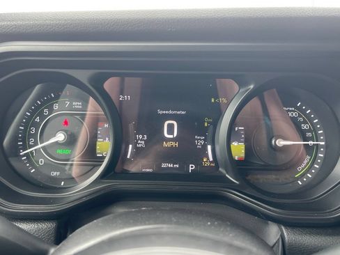 Used 2024 Jeep Wrangler Unlimited AWD/4WD image 11