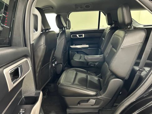 Used 2023 Ford Explorer XLT w/ Equipment Group 202A AWD/4WD image 24