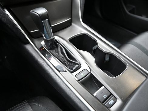 Used 2018 Honda Accord EX image 24