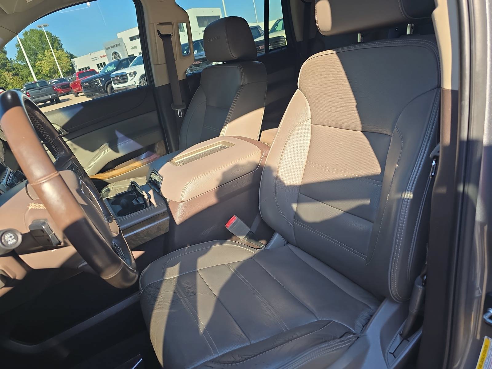 Used 2018 GMC Yukon Denali w/ Open Road Package AWD/4WD image 16
