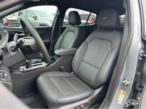 New 2026 Buick Envista Sport Touring w/ Convenience I Package FWD image 23