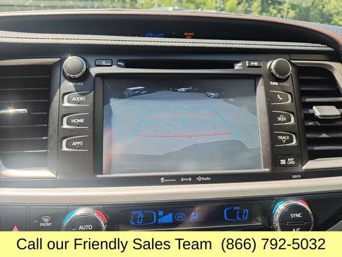 Used 2017 Toyota Highlander XLE AWD/4WD image 23