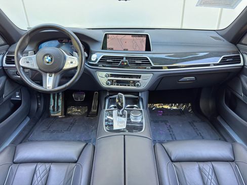 Used 2022 BMW 750i xDrive w/ M Sport Package image 13