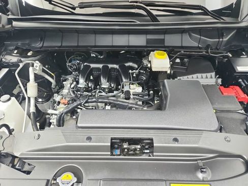 Used 2025 Nissan Pathfinder SL AWD/4WD image 18