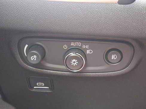 Used 2023 GMC Terrain SLT FWD image 24