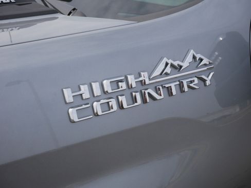 Used 2025 Chevrolet Silverado 3500 High Country w/ Technology Package image 17