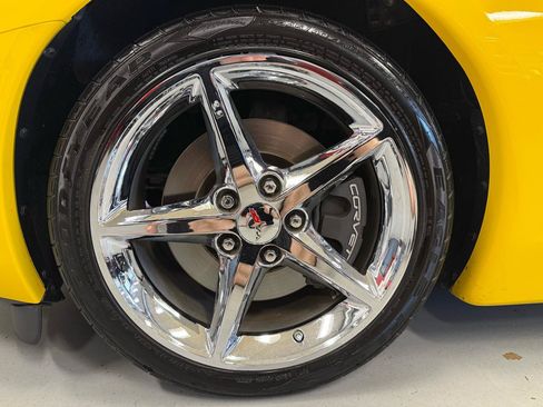 Used 2011 Chevrolet Corvette Coupe w/ 1LT RWD image 19