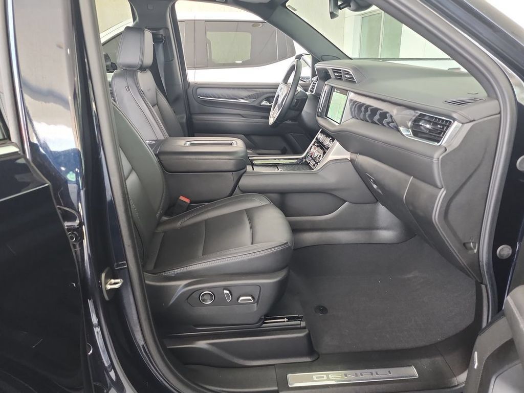 Certified 2024 GMC Yukon Denali AWD/4WD image 28