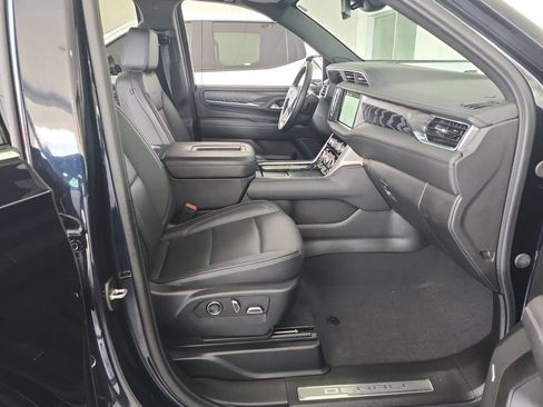 Certified 2024 GMC Yukon Denali AWD/4WD image 28