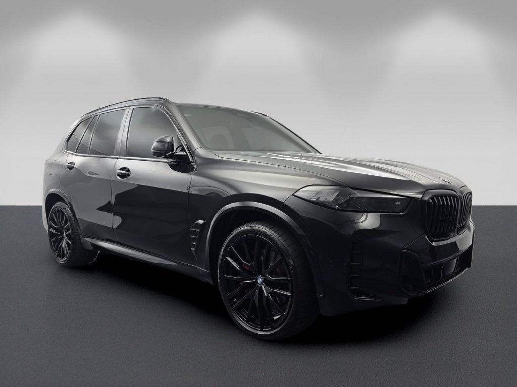 Used 2024 BMW X5 xDrive40i w/ M Sport Package AWD/4WD image 1