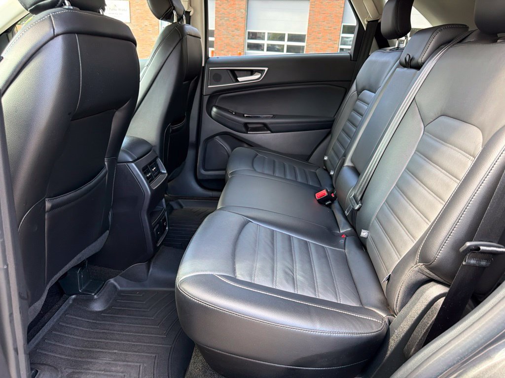 Used 2018 Ford Edge SEL w/ Equipment Group 201A AWD/4WD image 28
