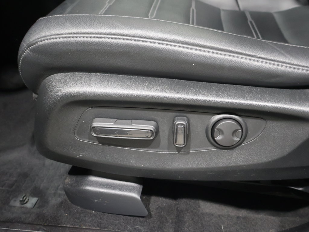 Used 2025 Honda CR-V EX-L image 12