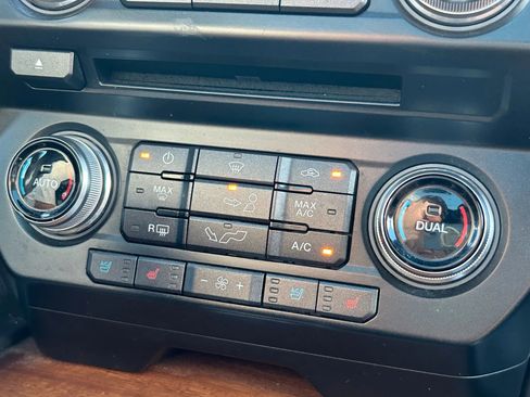 Used 2016 Ford F150 Limited w/ Trailer Tow Package image 22