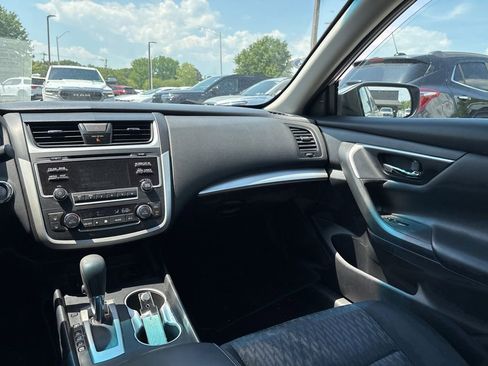 Used 2017 Nissan Altima 2.5 SV FWD image 11