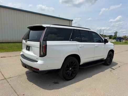 Used 2021 Cadillac Escalade Sport w/ Driver Assist Tech Package AWD/4WD image 3