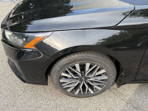 Used 2023 Nissan Altima 2.5 SR AWD/4WD image 10