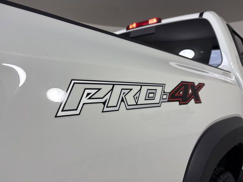 Used 2024 Nissan Frontier PRO-4X w/ Technology Package AWD/4WD image 30