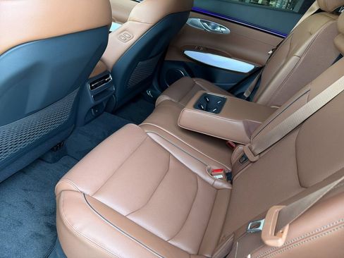 New 2026 Genesis GV70 2.5T Advanced AWD/4WD image 12