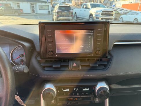 Used 2020 Toyota RAV4 LE w/ All Weather Liner Package image 17