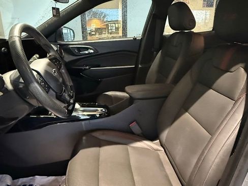 Used 2024 Chevrolet Trax RS w/ Sunroof Package image 12