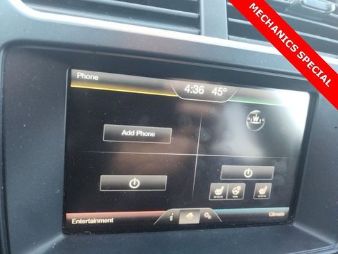 Used 2016 Ford Explorer XLT w/ Equipment Group 202A image 10