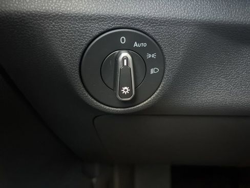 New 2025 Volkswagen Jetta SE image 32