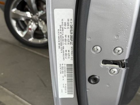 Used 2014 Dodge Challenger SXT Plus image 35