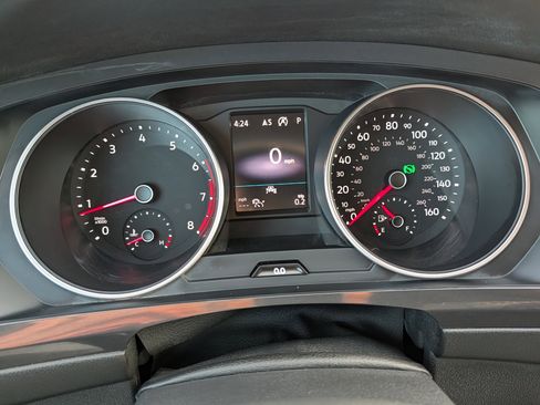 Used 2021 Volkswagen Tiguan SE image 25