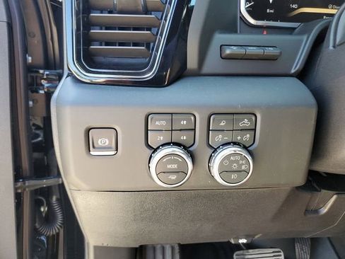 New 2026 GMC Sierra 2500 AT4 w/ AT4 Premium Plus Package AWD/4WD image 31