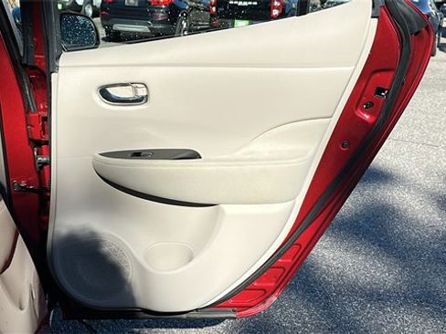 Used 2015 Nissan Leaf SV w/ LED & Quick Charge Package image 16