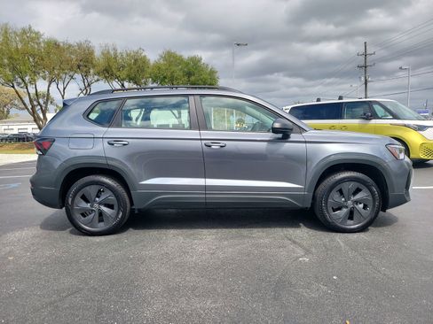 Certified 2025 Volkswagen Taos S image 5