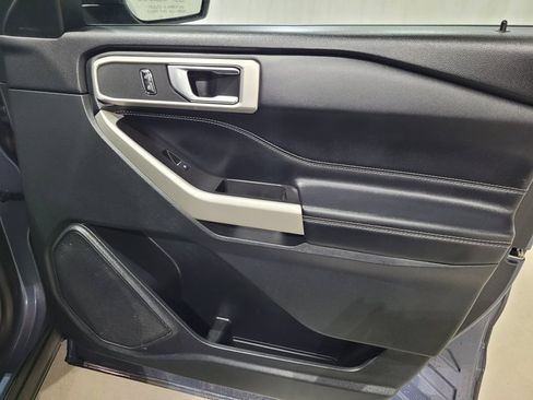 Used 2021 Ford Explorer XLT image 62